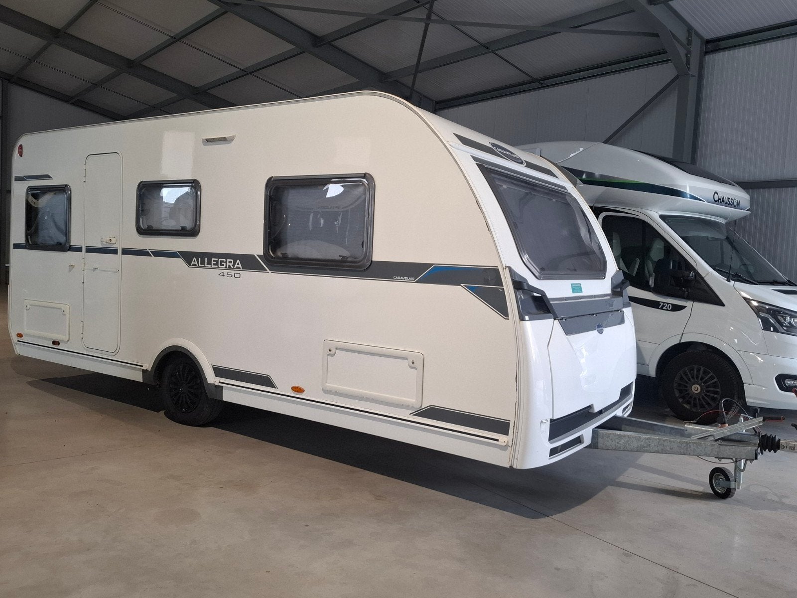 caravan caravelair Allegra hagelvrij dak Bj 2015 MTM 1300 kg, Caravans en Kamperen, Bedrijf, Douche, Caravelair