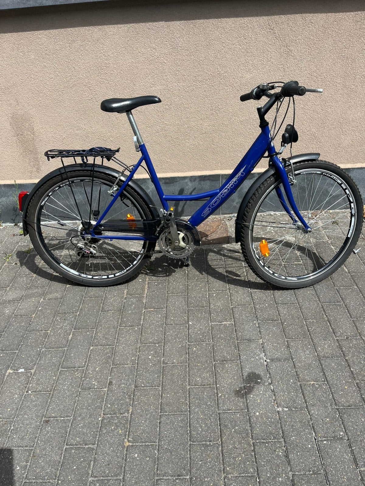 Hero Blue stadsfiets voor volwassenen, laag frame, bagagerek, Fietsen en Brommers, Ophalen, Gebruikt