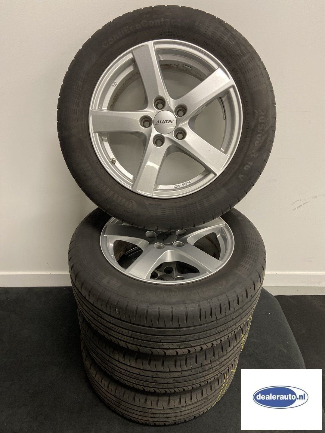 Audi Q2 Continental 205/60/R16 Zomerbanden-Velgen, Auto-onderdelen, Banden en Velgen, Gebruikt, -, Banden en Velgen, Zomerbanden