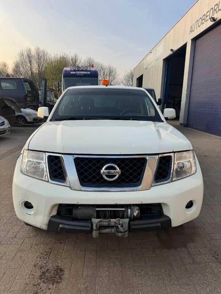 Nissan Navara *4WD-AIRCO-BELGIAN ORIGINE* (bj 2010), Autos, Autres modèles, Achat, 2270 kg, 4 portes