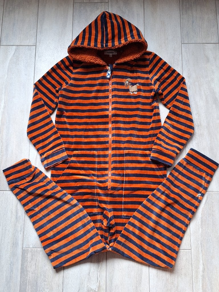 ★ M152 - Woody onesie velours thema reebok, Nacht- of Onderkleding, Ophalen of Verzenden, Zo goed als nieuw, Jongen