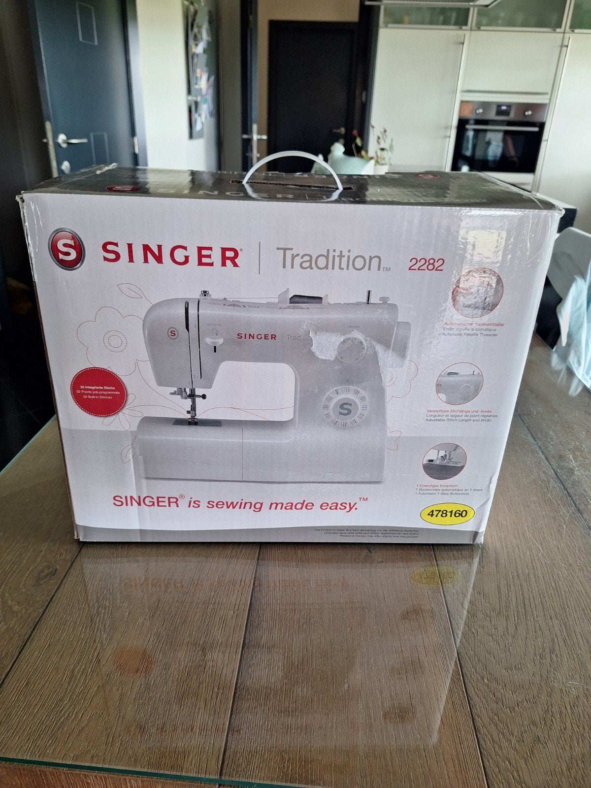 Nieuwe singer tradition 2282 + naalden, Ophalen, Singer