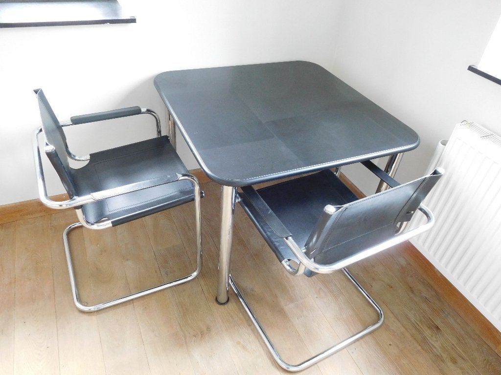 huis en toonzaal tafel en stoelen, Ophalen, Zo goed als nieuw, Zwart