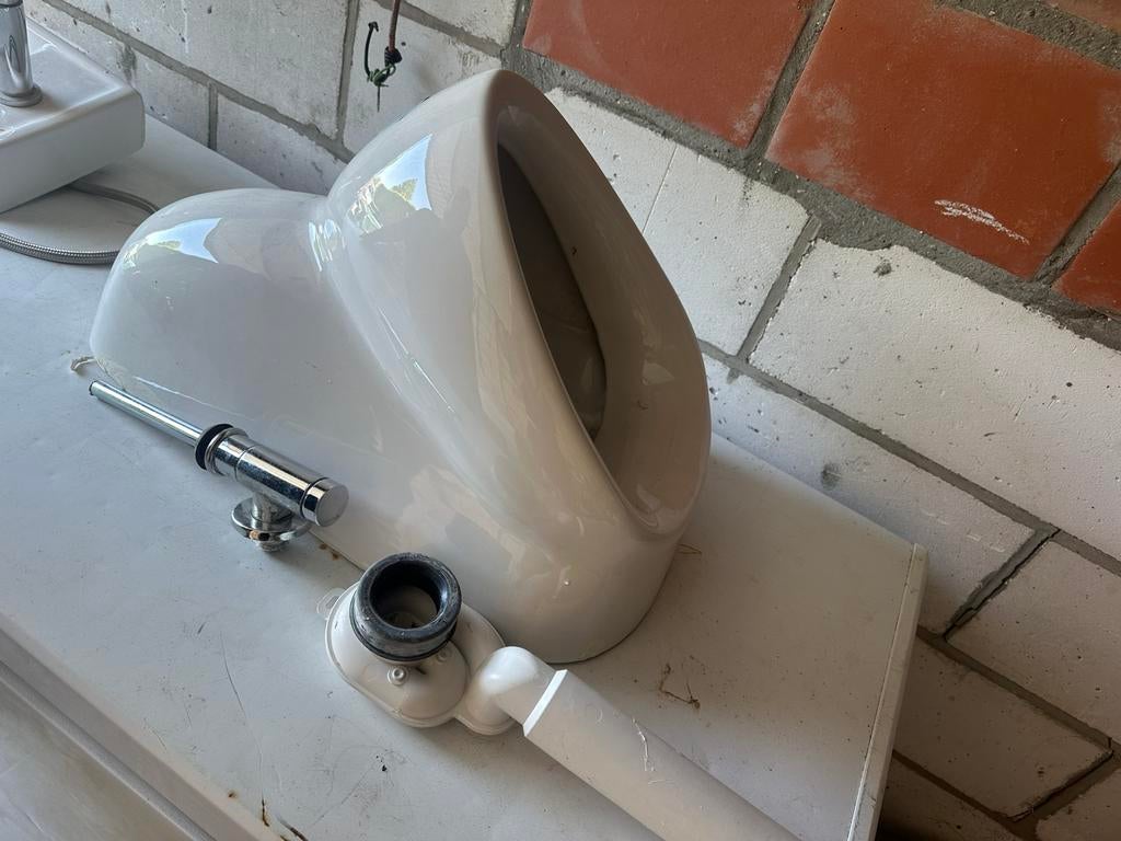 wc toiletten mannen, Doe-het-zelf en Bouw, Sanitair, Ophalen, Zo goed als nieuw, Kraan