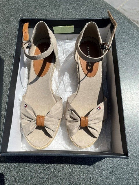 Tommy Hilfiger espadrilles Mt 40, Espadrilles, Beige, Nieuw, Ophalen of Verzenden