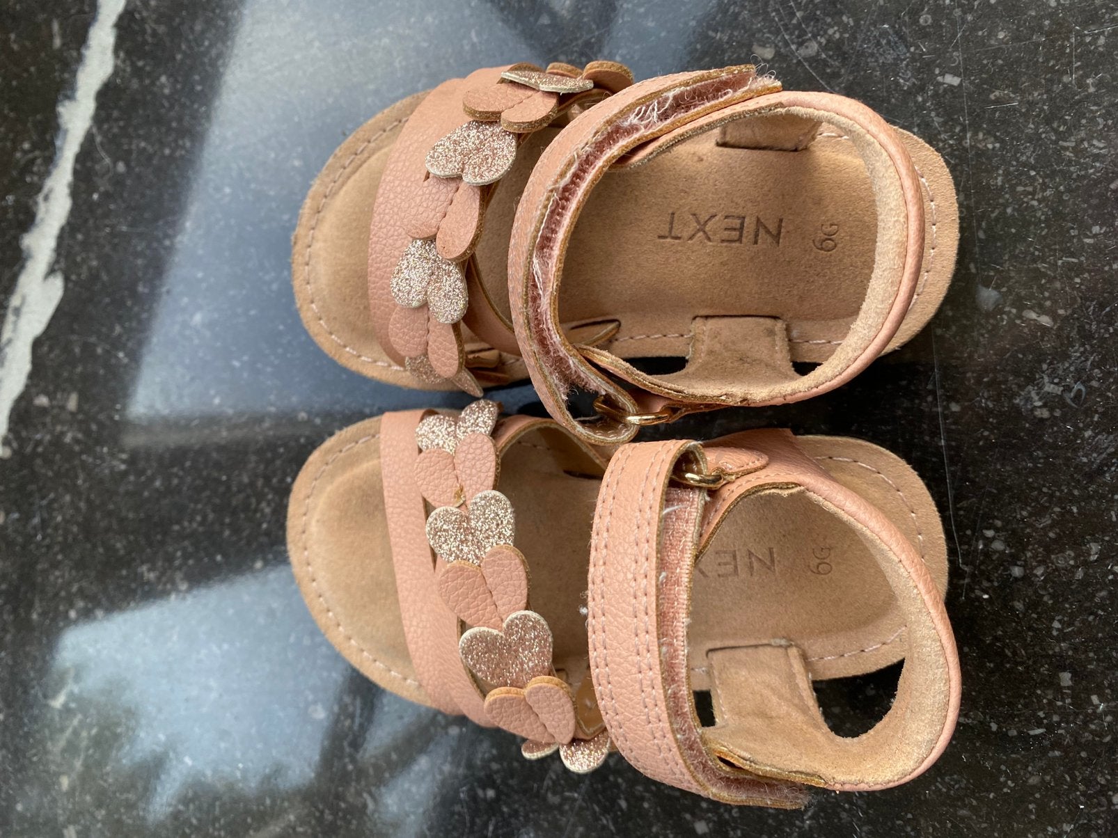 Sandalen met roze hartjes van Next, Kinderen en Baby's, Ophalen, Gebruikt