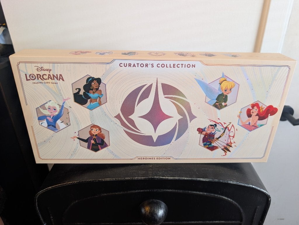 Lorcana: Curator’s Collection: Heroines Edition Box Set, Ophalen, Nieuw, Meerdere kaarten, Foil