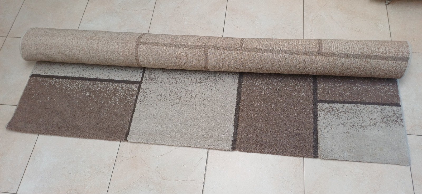 SAGA tapijt, Maison & Meubles, Ameublement | Tapis & Moquettes, Enlèvement, Comme neuf, Beige, Rectangulaire