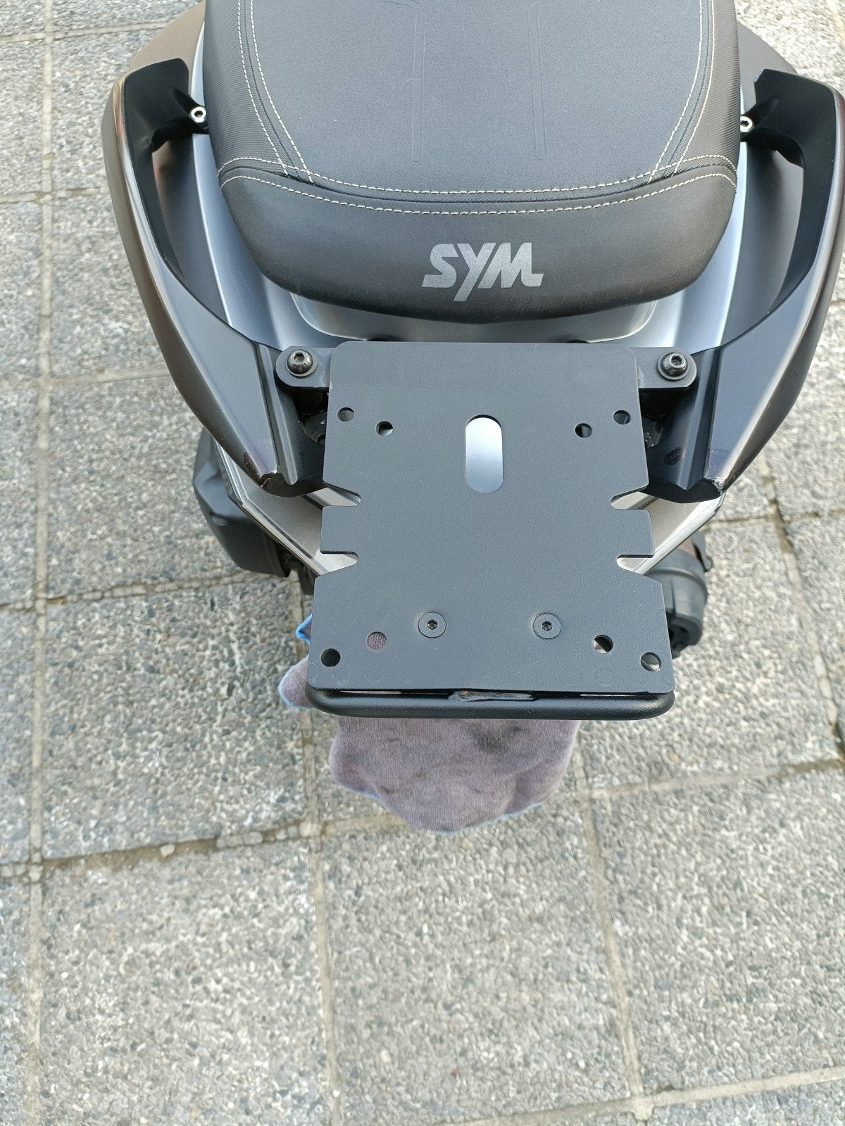 Metalen montagebeugel voor de topkoffer, Motoren, Ophalen, Zo goed als nieuw