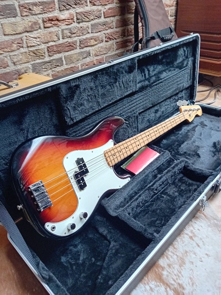 Fender Precision Bass Player 2020 (+hardcase), Muziek en Instrumenten, Ophalen, Zo goed als nieuw, Elektrisch