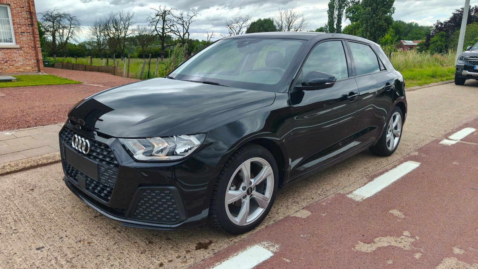 Audi A 1 1.0 TFSI Attraction essence

A1 Sportback 2.5 TFSI, Achat, Euro 6, Entreprise, Boîte manuelle
