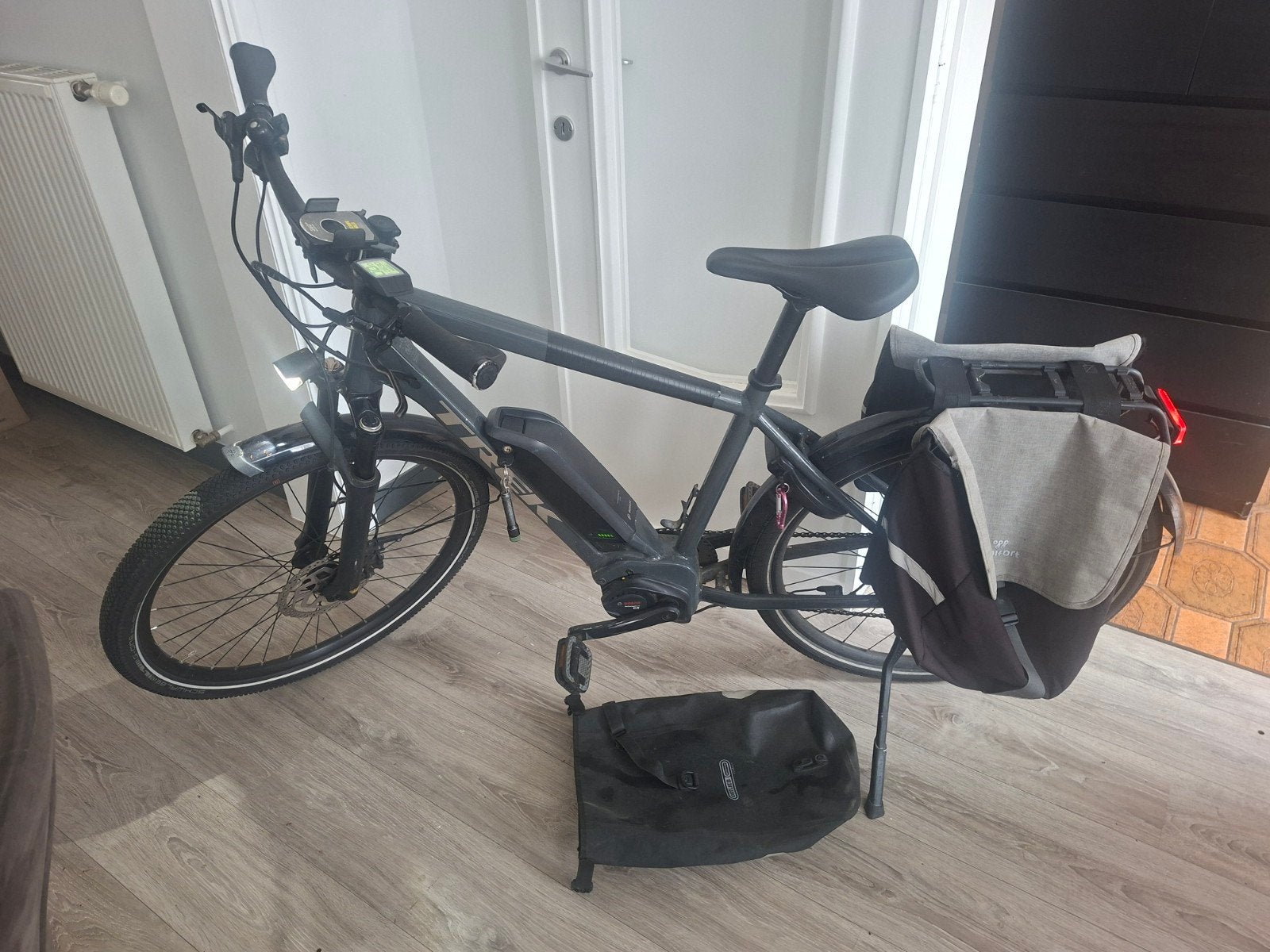 trek eletrice fiets 25km moet weg bosch middemoter, Enlèvement