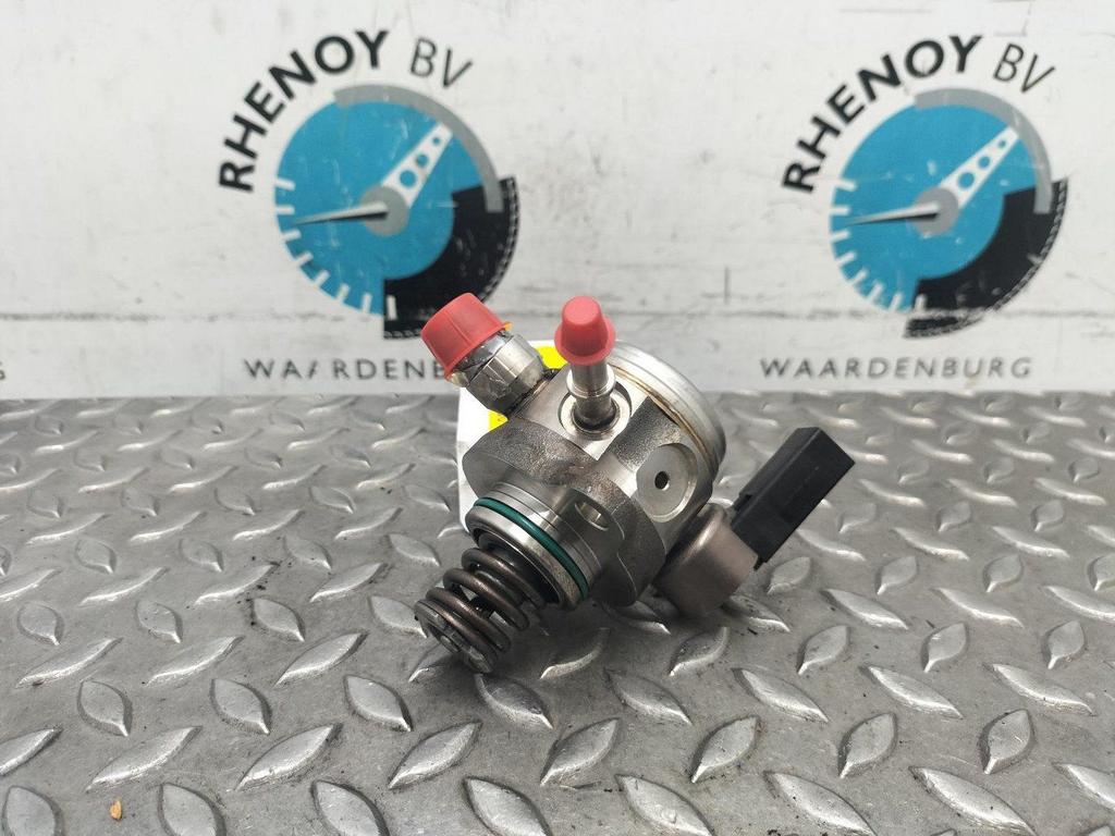 VOLKSWAGEN POLO BRANDSTOF POMP VOOR DE INJECTOR 05E127027A 2, Auto-onderdelen, Ophalen of Verzenden, Gebruikt, ARN erkend