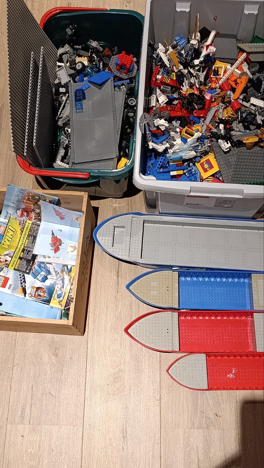Lego dozen met stukjes., Ophalen