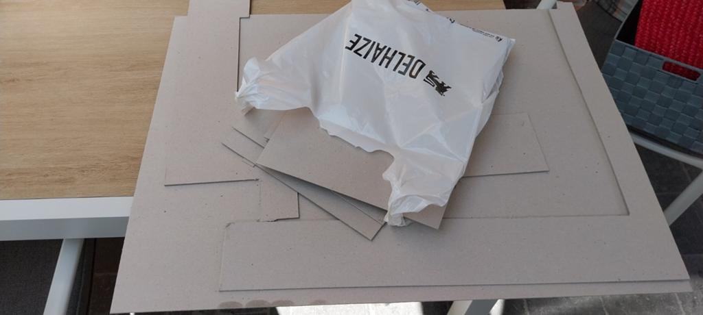 Maquettekarton, Ophalen