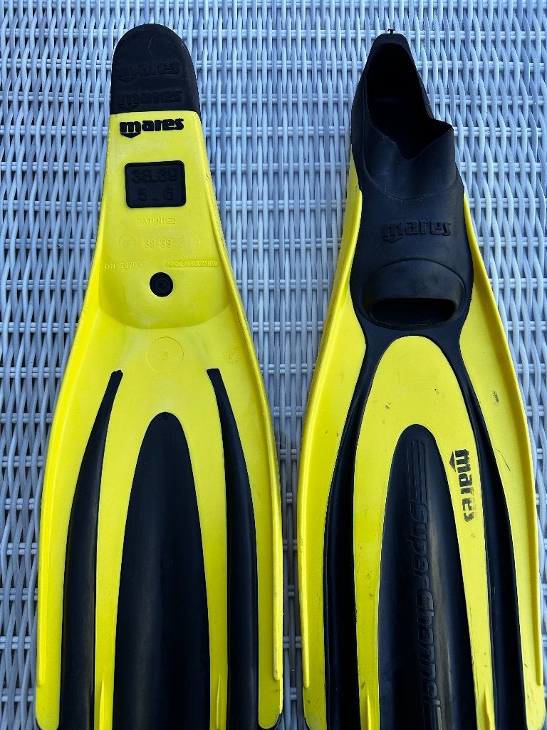 Zwemvliezen Mares, Sports nautiques & Bateaux, Enlèvement ou Envoi, Utilisé, Palmes de natation ou de plongée