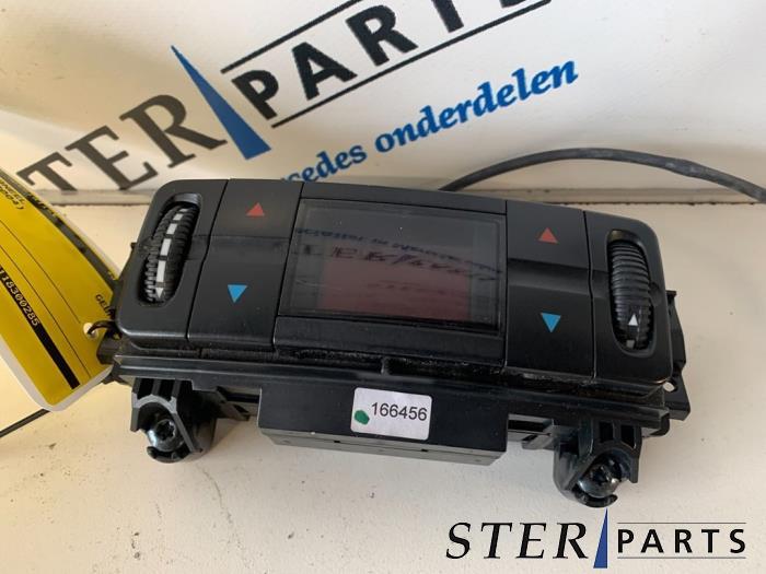 Kachel Bedieningspaneel van een Mercedes E-Klasse, Gebruikt, -, Ophalen of Verzenden, -
