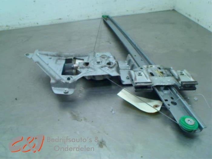 Ruitmechaniek 2Deurs rechts-voor van een Mercedes Sprinter, Gebruikt, -, Ophalen of Verzenden, -