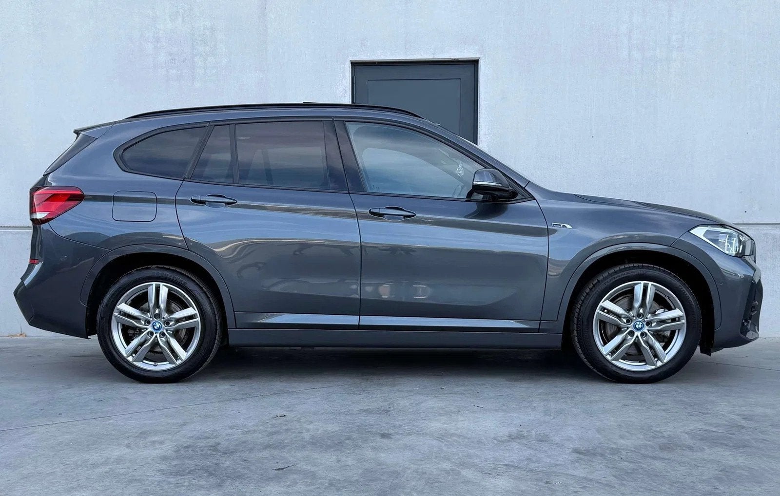 BMW X1 xDrive*M-Sport*Panodak*Trekhaak*Head-Up*ACC*Camera*Co, 1798 kg, Gebruikt, Leder, 5 zetels