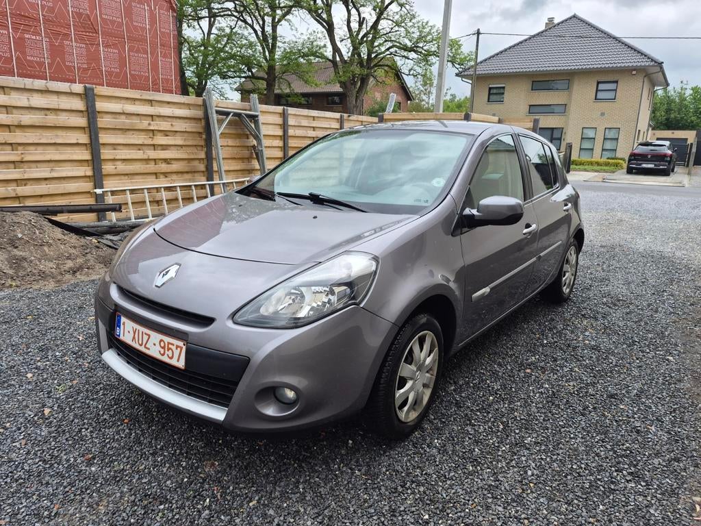 Renault clio 1.2TCe 2011, Autos, Renault, Particulier, Clio, Radio, Enlèvement