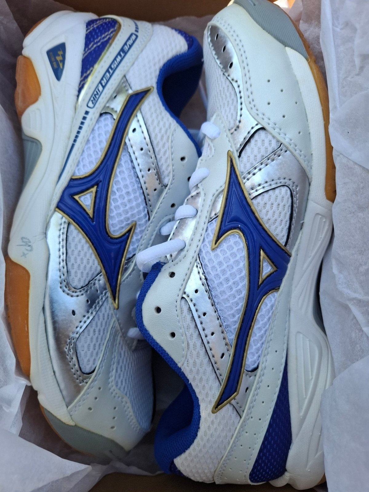 Mizuno Wave Twister 2 JNR in maat 37, 38 of 38,5, Sport en Fitness, Volleybal, Ophalen of Verzenden, Schoenen