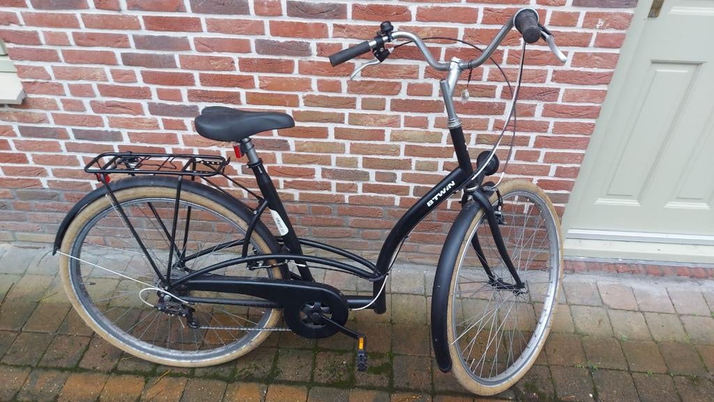 Mooie degelijke volledig inorde fiets b.twin elops 300, Fietsen en Brommers, Versnellingen, Ophalen of Verzenden, Zo goed als nieuw