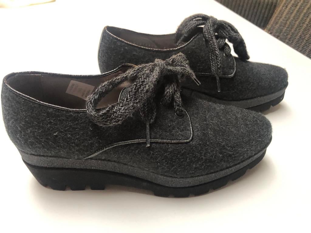 Grijze veterschoenen Pertini, Kleding | Dames, Schoenen, Verzenden, Gedragen