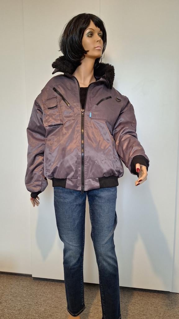 Dames winterjas, maat medium, kleur donkerpaars blinkend, Ophalen of Verzenden