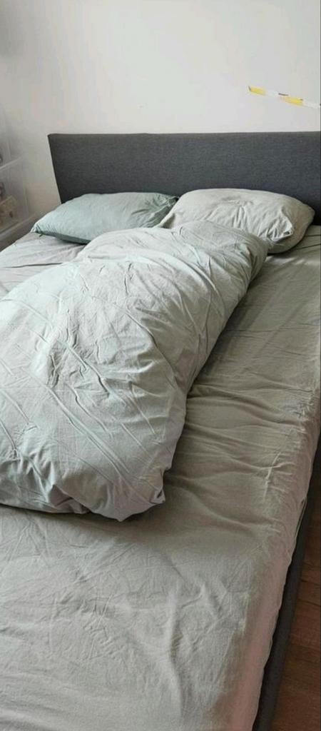Nieuw ikea bed, op 6mnd 6x in geslapen. Was logeerbed., Huis en Inrichting, Ophalen, Zwart, 140 cm, 200 cm