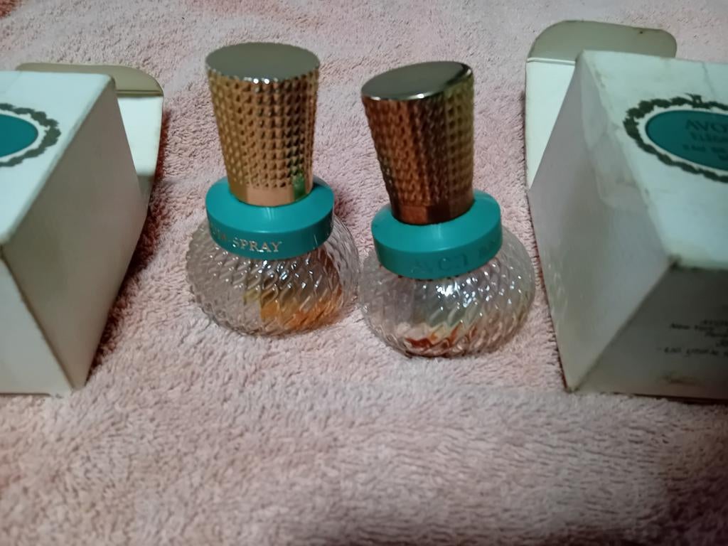 2 flessen Avon Eau de Parfum, Ophalen of Verzenden, Gebruikt, Parfumfles