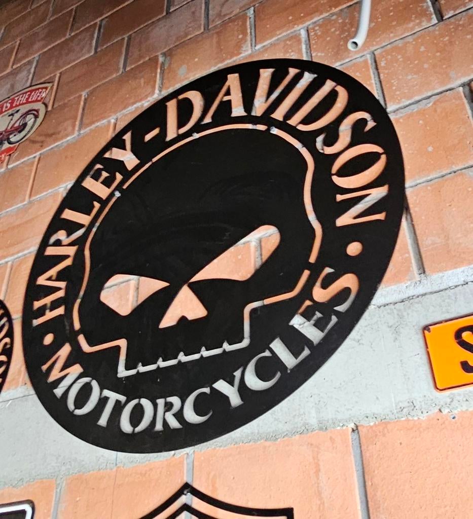 Harley Davidson zwarte metalen skull logo, Motoren, Ophalen