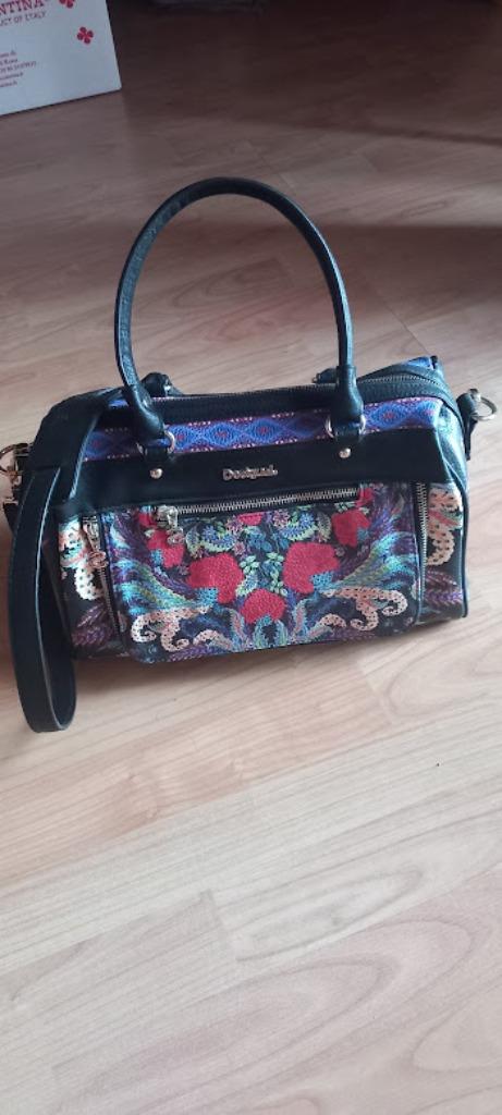 Desigual handtas, Enlèvement, Comme neuf, Noir, Sac à main