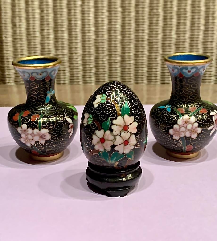Chinees Cloisonne ei vaasjes met houten staander, Ophalen of Verzenden