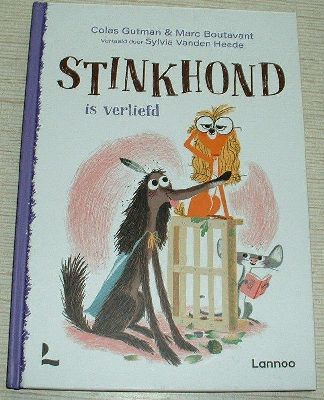 boek Stinkhond is verliefd, Ophalen of Verzenden, Zo goed als nieuw