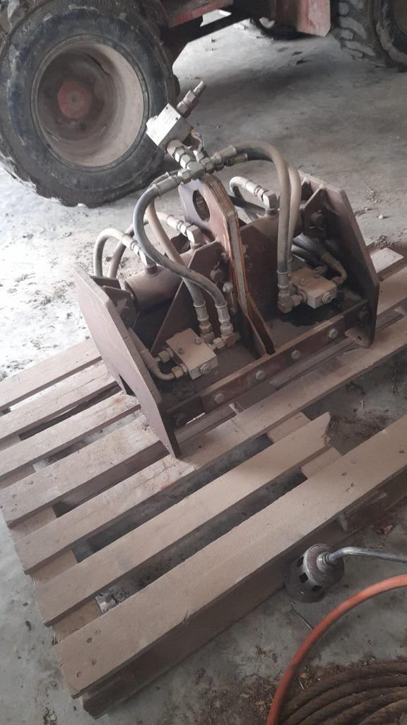 hydraulische klem voor varkensroosters, Ophalen, Gebruikt