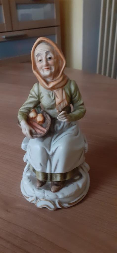 Postuur van oud vrouwtje.In uitstekende staat., Ophalen of Verzenden, Zo goed als nieuw
