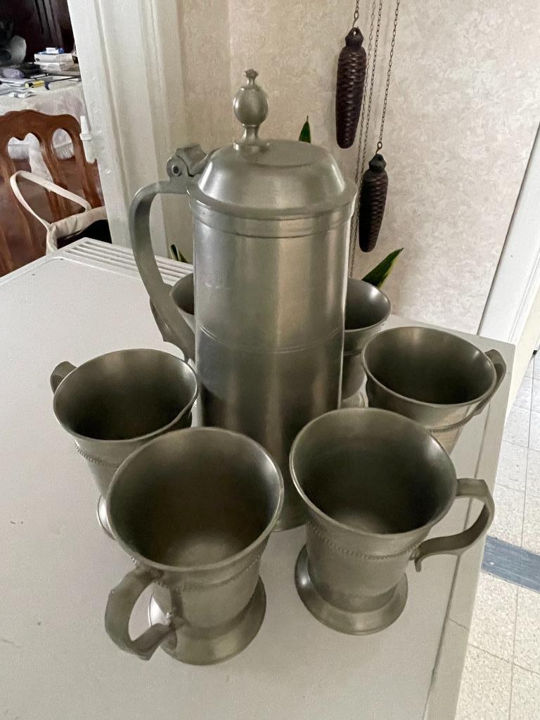 Set en étain épais : carafe et 6 tasses, Enlèvement