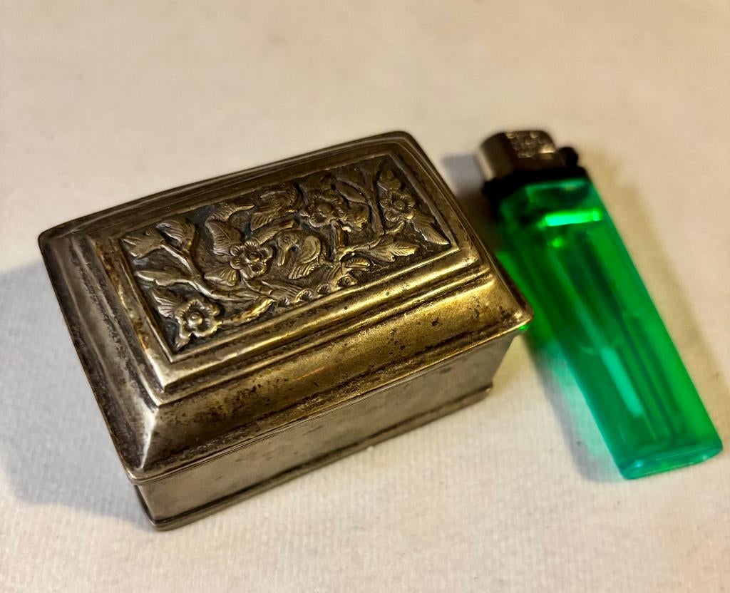 Petite boîte à bijoux ancienne, Antiquités & Art, Enlèvement ou Envoi