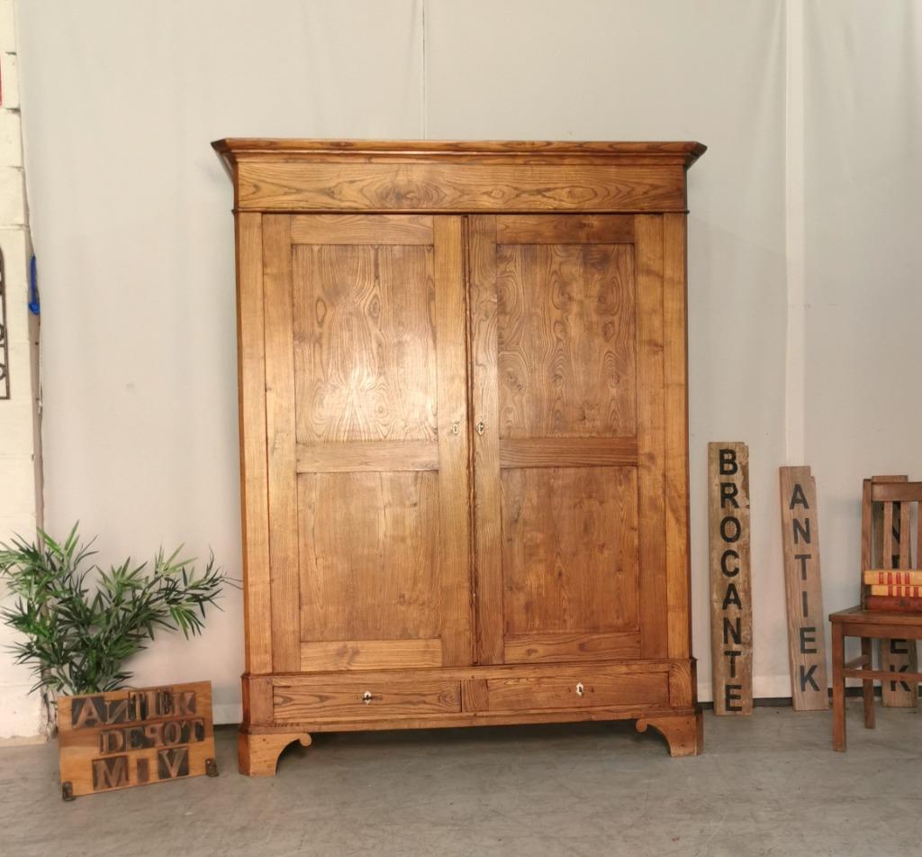 Zwaar Antieke Franse kleerkast in kastanje H 202 B 148 D 57, Antiek en Kunst, Antiek | Meubels | Kasten, Ophalen