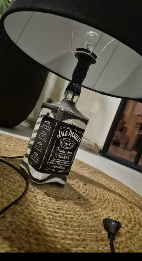 Jack Daniels lamp, Ophalen