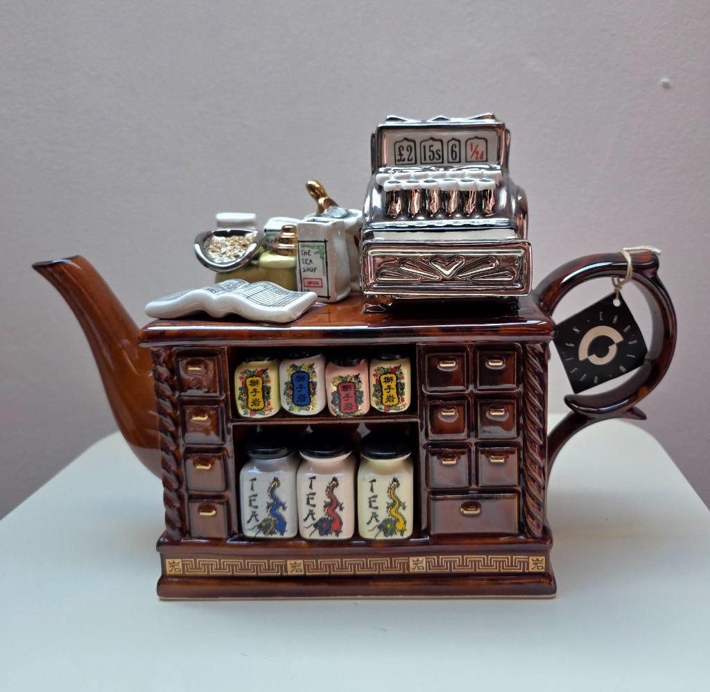 Vintage Tea Shop Theepot Design Gesigneerd Goud Zilver, Ophalen, Zo goed als nieuw, Wedgwood, Kop(pen) en/of Schotel(s)