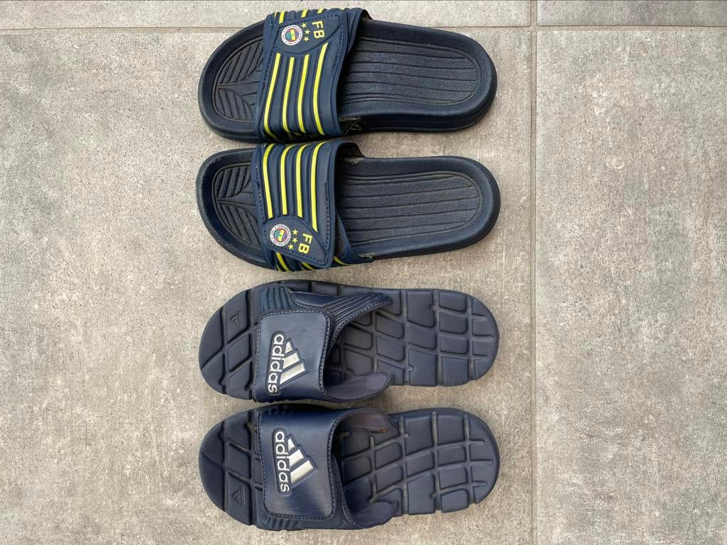 Jongensslippers 5 en 6 jaar, Ophalen, Gebruikt, Jongen of Meisje, Adidas en FB