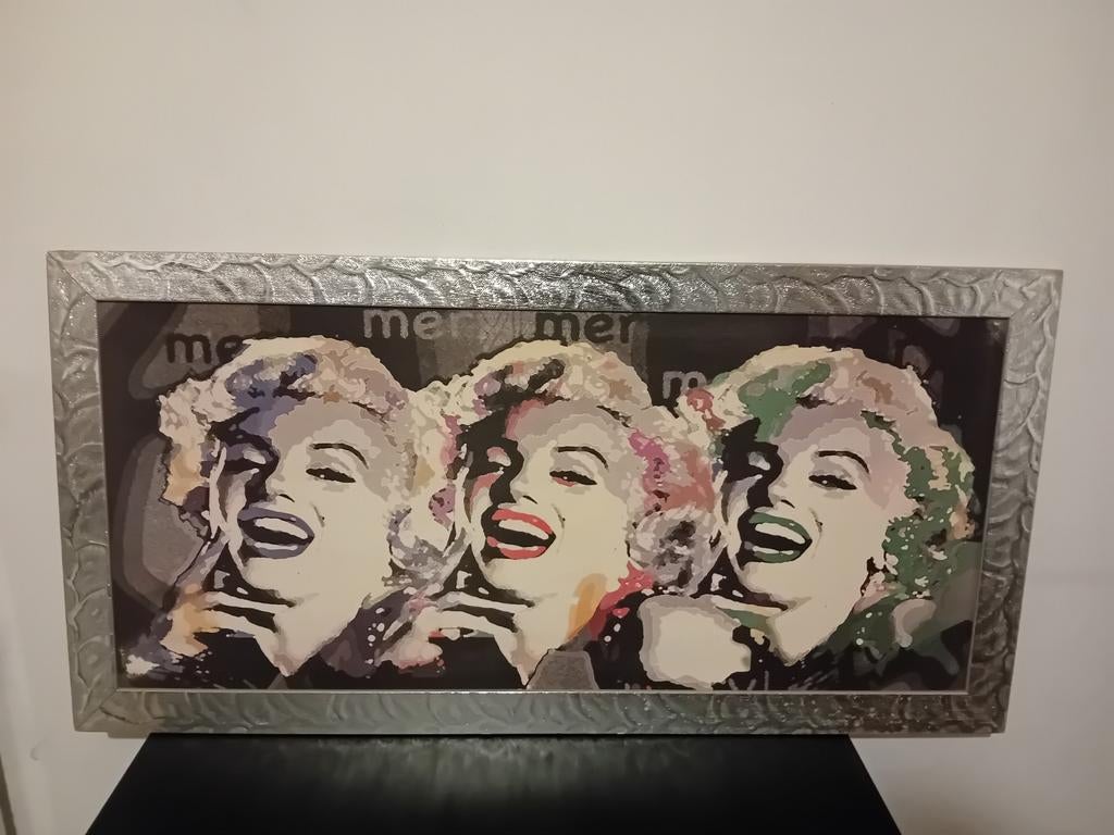Grand cadre Marilyn Monroe., Enlèvement
