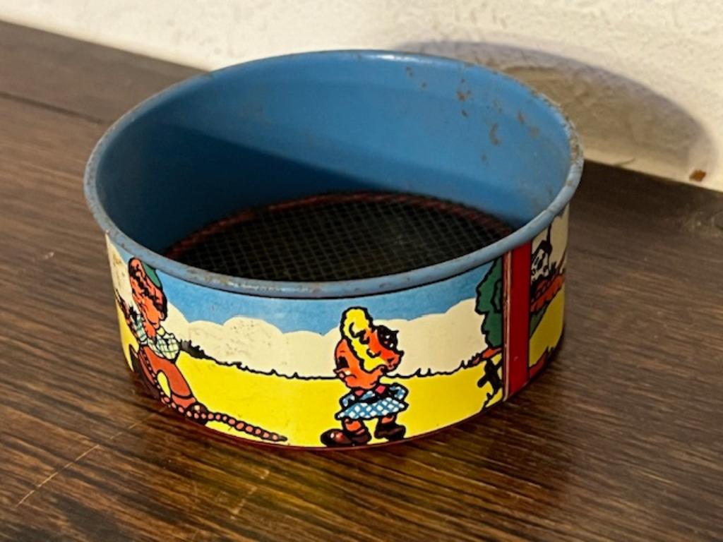 Vintage blikken standspeelgoed, zand zeef, klein model, Ophalen