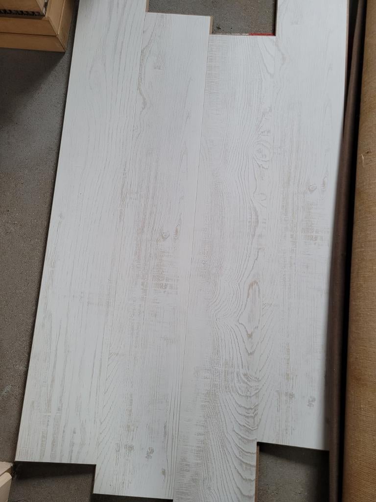 Stratifié blanc châtaigne, Bricolage & Construction, Bois & Planches, Neuf, Moins de 200 cm, Autres types, Moins de 25 mm