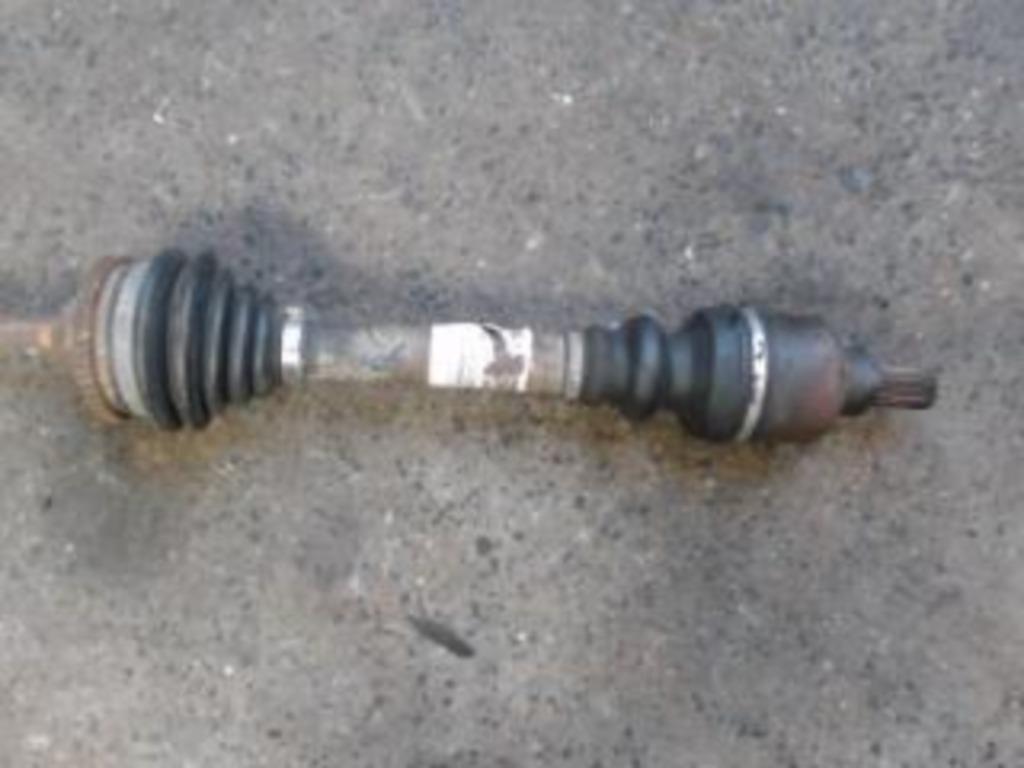 Cardan gauche Peugeot 206 1.4i 55kw 1998-2009 LP/13911, Autos : Pièces & Accessoires, Enlèvement ou Envoi, Utilisé, Peugeot