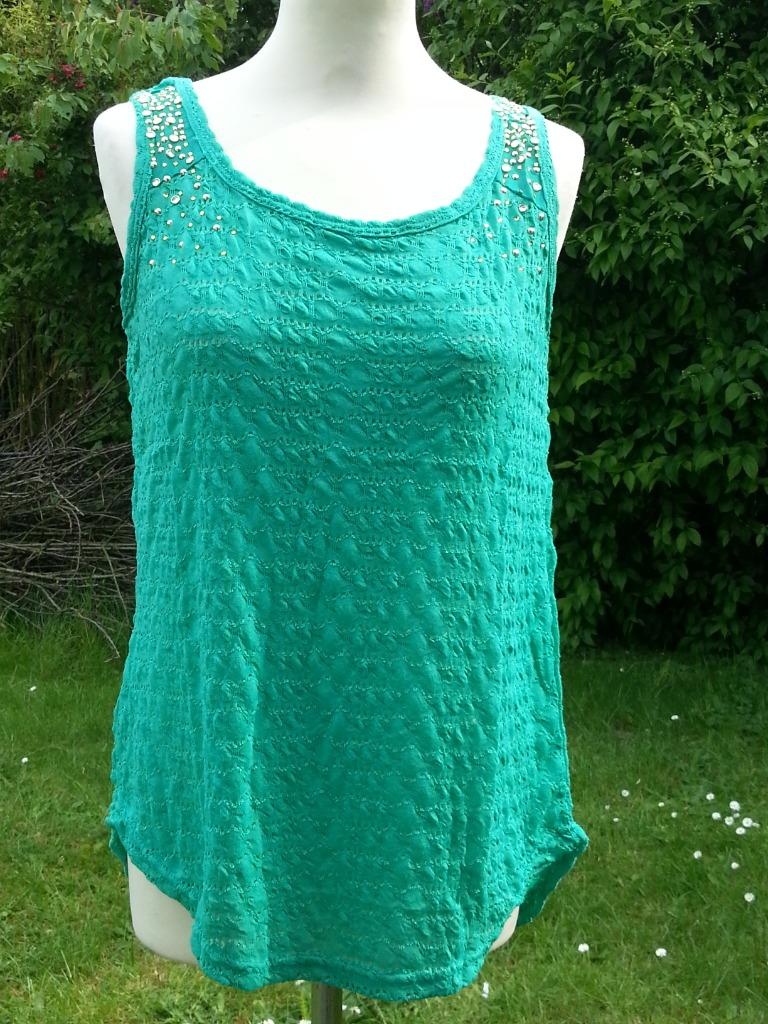stretch topje kleine gaatjes + strass goud groen Nieuw TU, Taille 38/40 (M), Enlèvement ou Envoi, Vert, Neuf