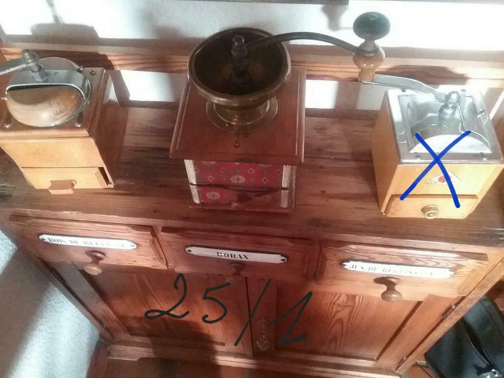 2 oude koffiemolens 25 euro EENHEID, Ophalen of Verzenden