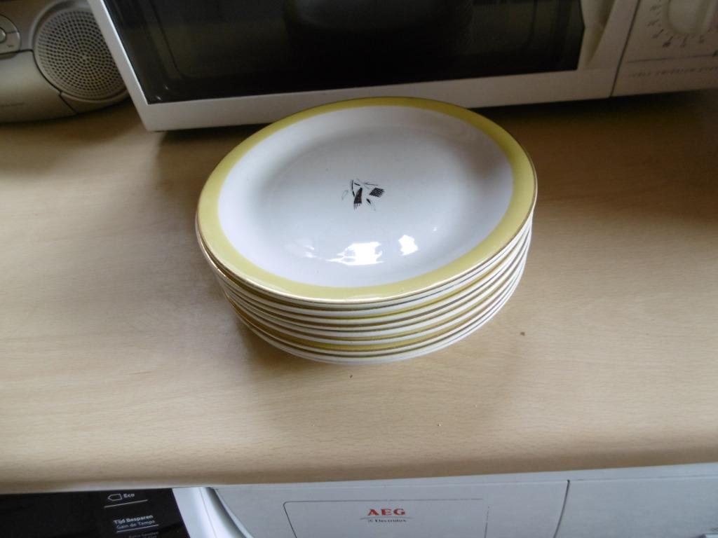 vintage dessertborden, geel-gouden randje, gestempeld, Ophalen of Verzenden