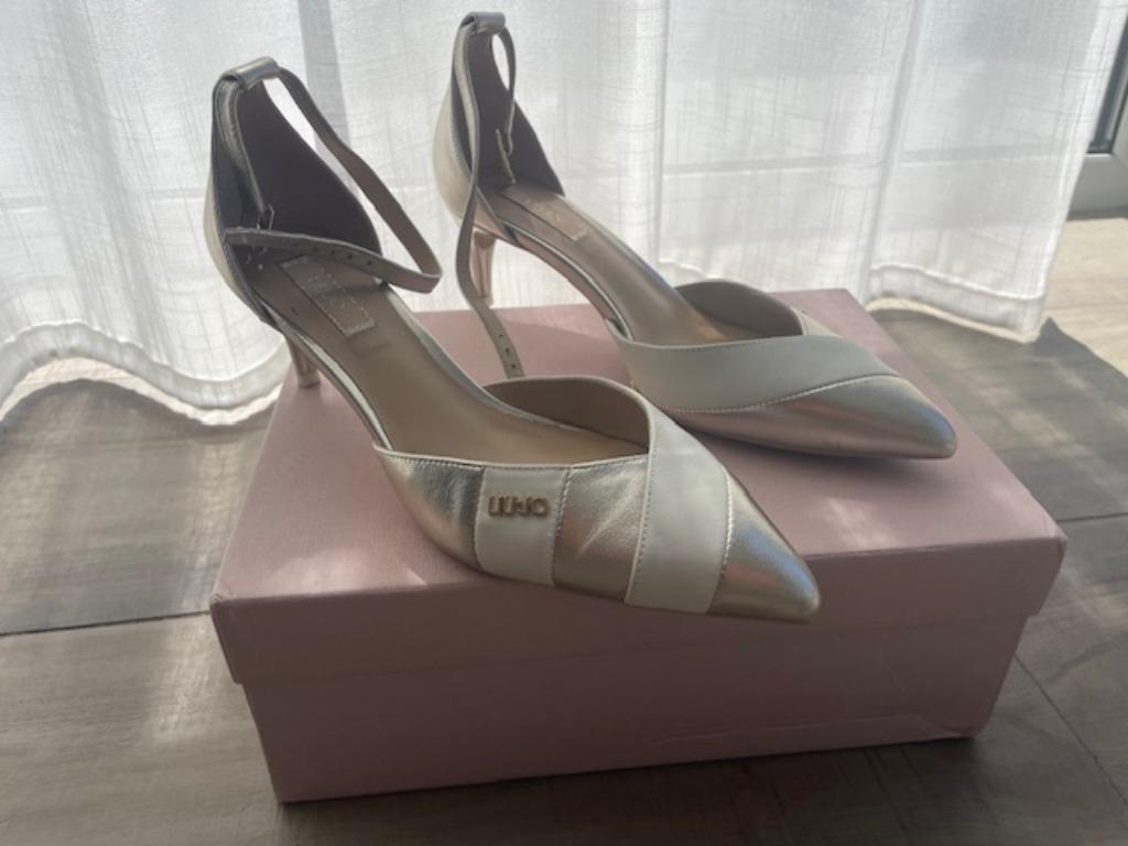 Liu jo gouden schoenen met hakje M38  ALS NIEUW, Schoenen met lage hakken, Liu Jo, Wit, Nieuw